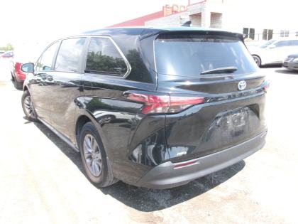 2021 Toyota Sienna LE