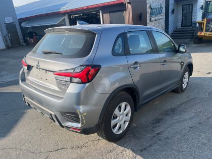 2022 Mitsubishi RVR SE
